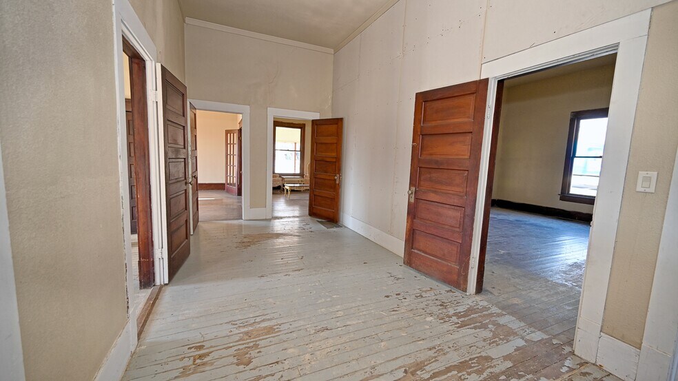 More Photos Of 400 S. Broad Street St, Saint Jo Land For Sale