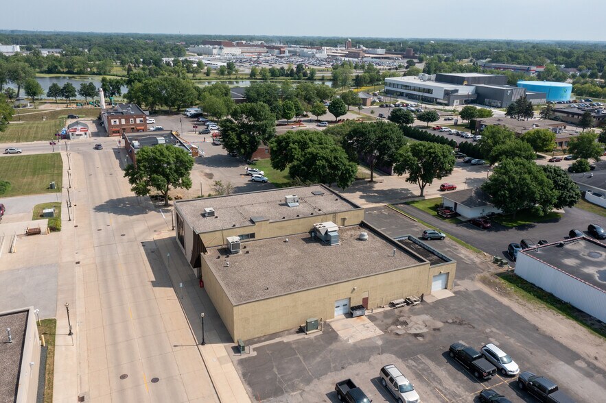 More Photos Of 310 2nd St NE, Austin Office For Sale