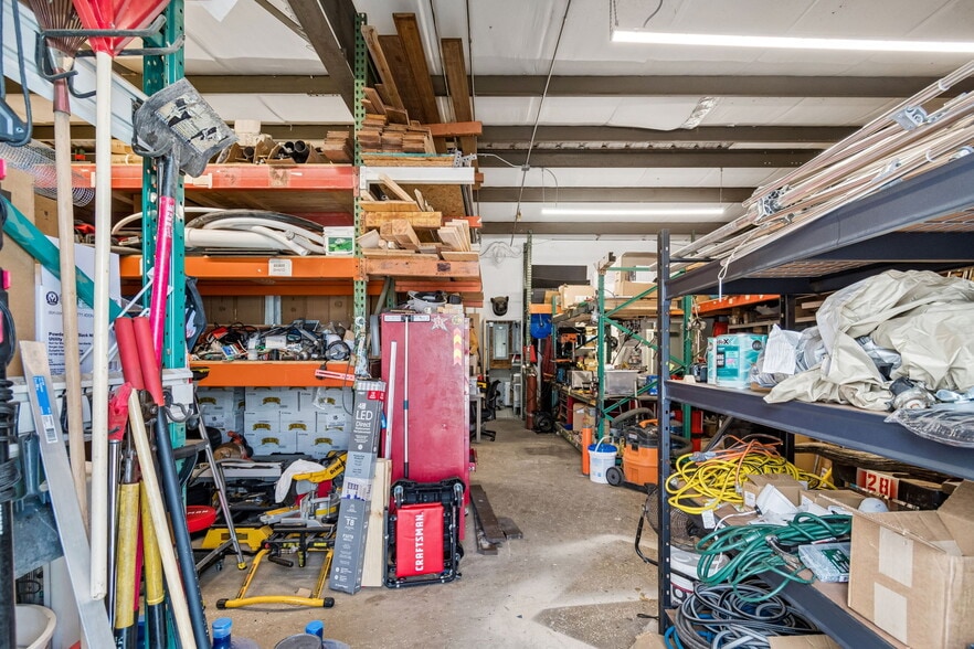 More Photos Of 4633 N 28th St, Saint Petersburg Warehouse For Sale