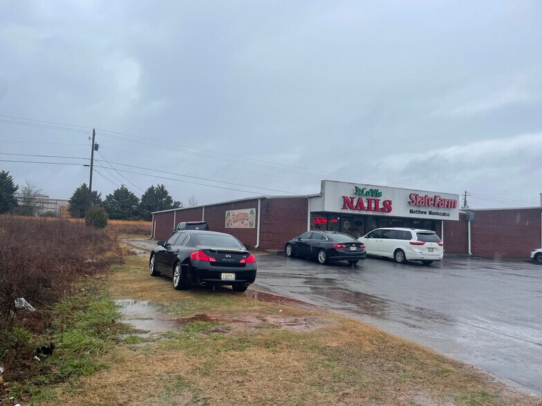 More Photos Of 230 Davis Loop, Oxford General Retail For Sale