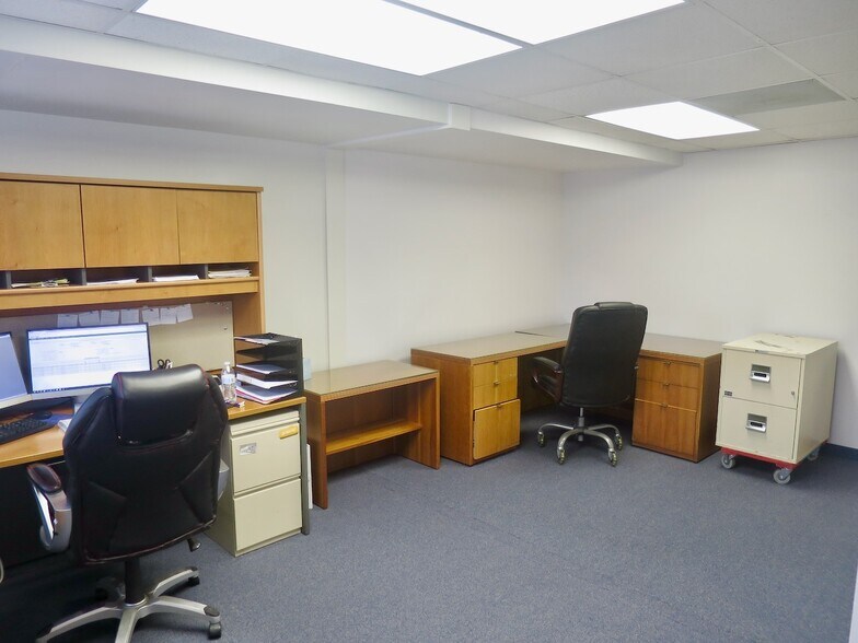 More Photos Of 4500 Black Rock Rd, Hampstead Office For Lease