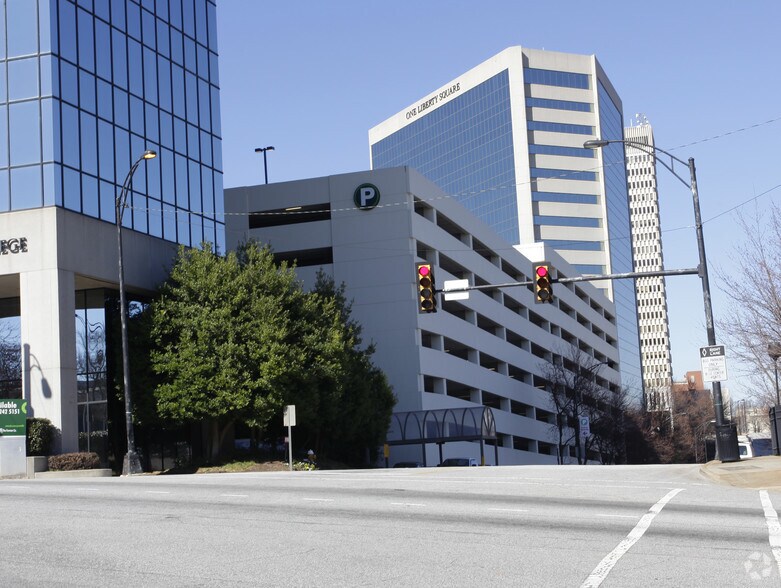 More Photos Of 608 N Main St, Greenville Freestanding For Lease