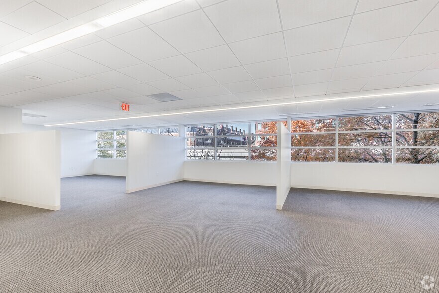 More Photos Of 2900 K St NW, Washington Office For Sale