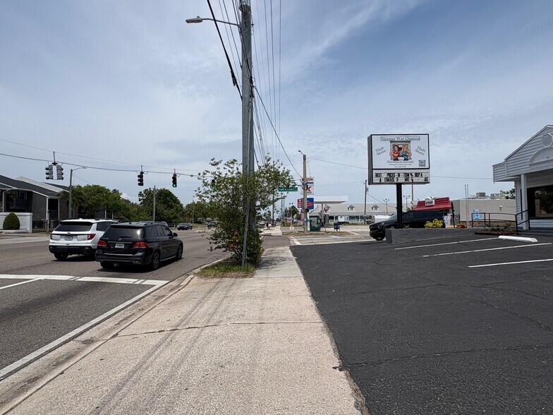 More Photos Of 5897 Memorial Hwy, Tampa Storefront Retail Office For Lease