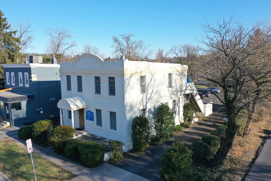 More Photos Of 465 Commerce Dr, Fort Washington Office For Sale