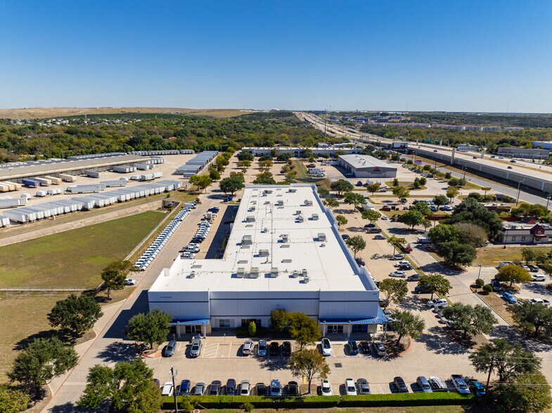 More Photos Of 8325 Tuscany Way, Austin Service For Lease