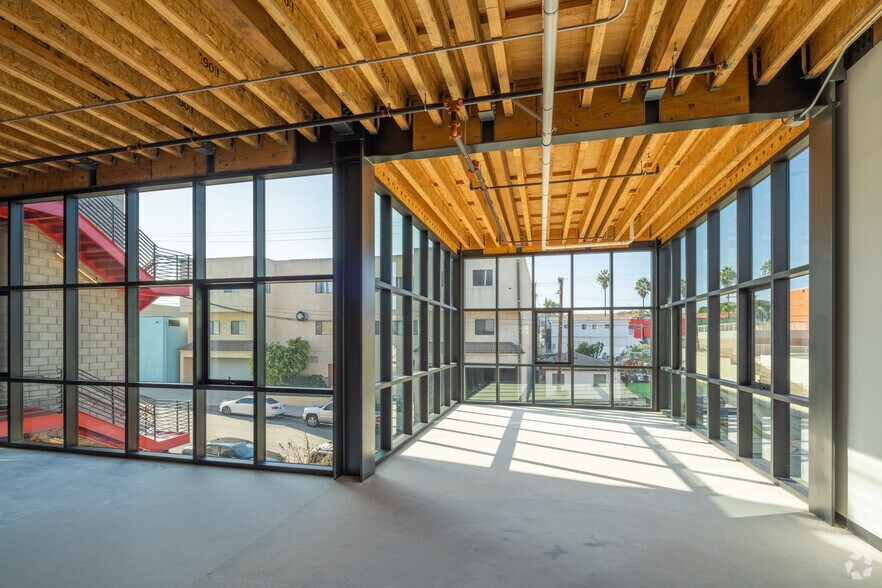 More Photos Of 212 Eucalyptus Dr, El Segundo Office For Lease