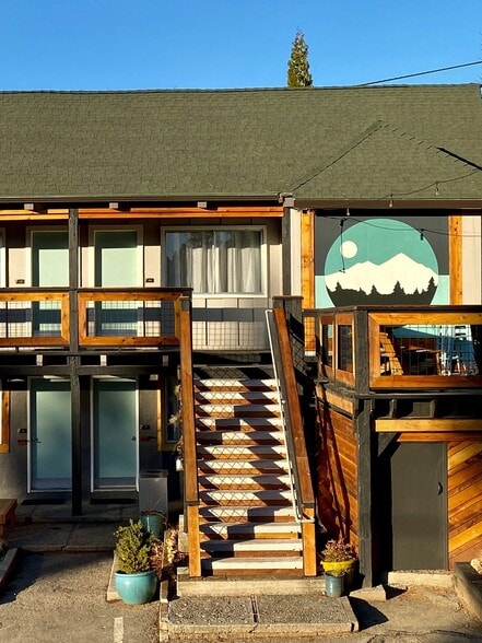 More Photos Of 1612 S Mount Shasta Blvd, Mount Shasta Hotel For Sale