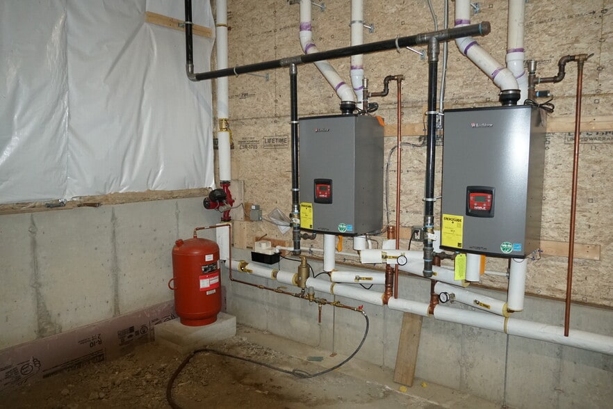 More Photos Of 160 Middleboro Ave, East Taunton Warehouse For Lease