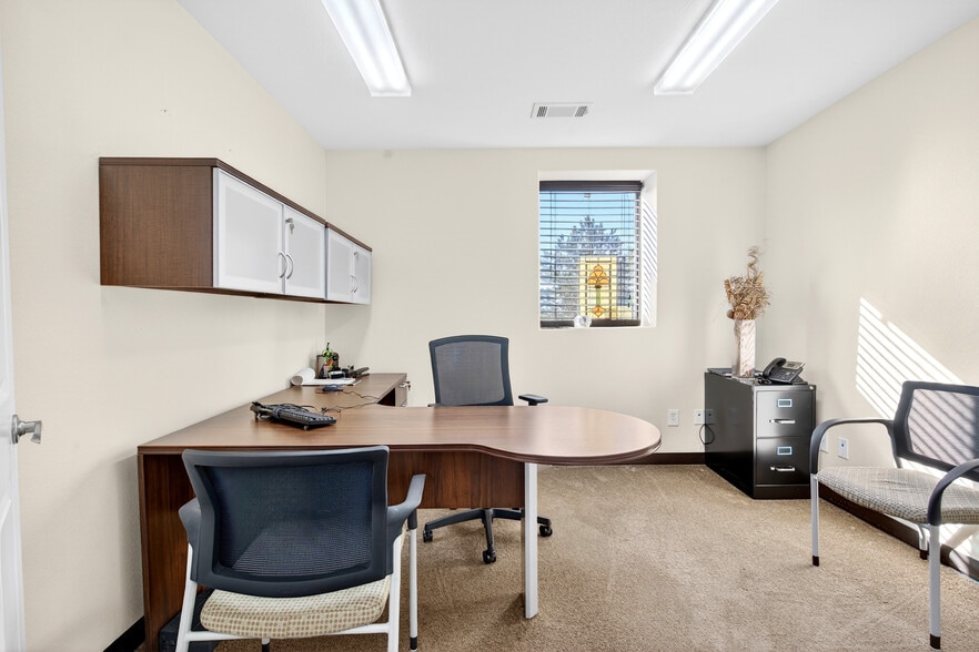 More Photos Of 8601 Fawn Trl, Conroe Warehouse For Lease