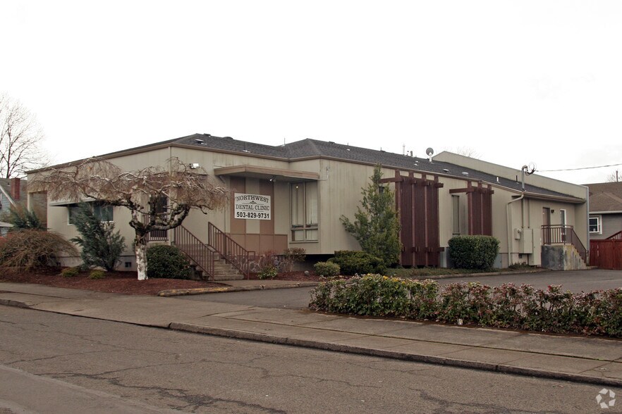 More Photos Of 106 E 2nd St, Molalla Medical For Sale