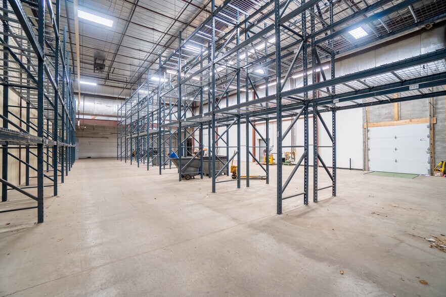 More Photos Of 299 Johnson Ave, Waseca Light Manufacturing For Lease