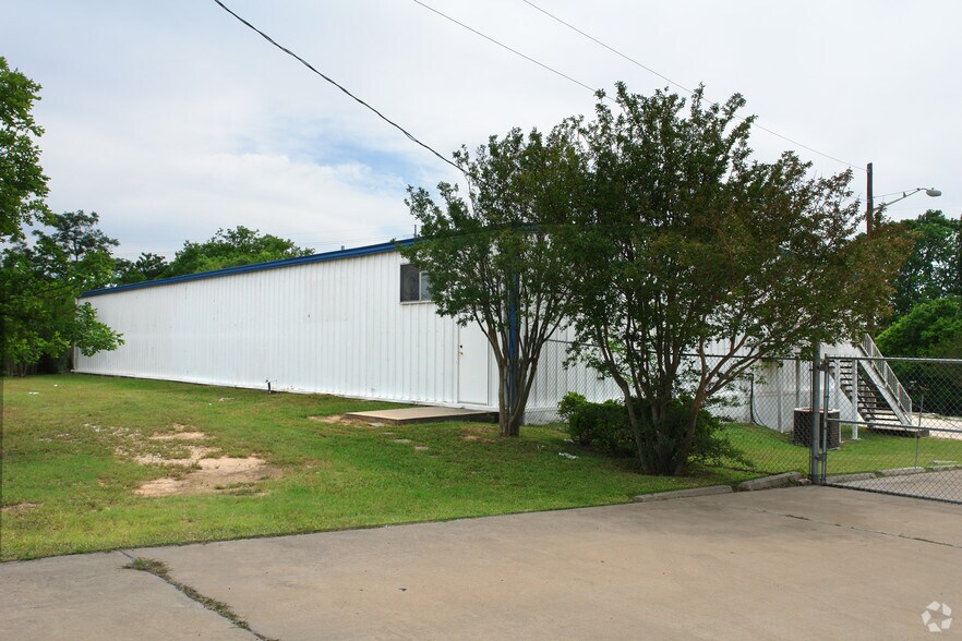 More Photos Of 2105 Howard Ln, Austin Warehouse For Lease