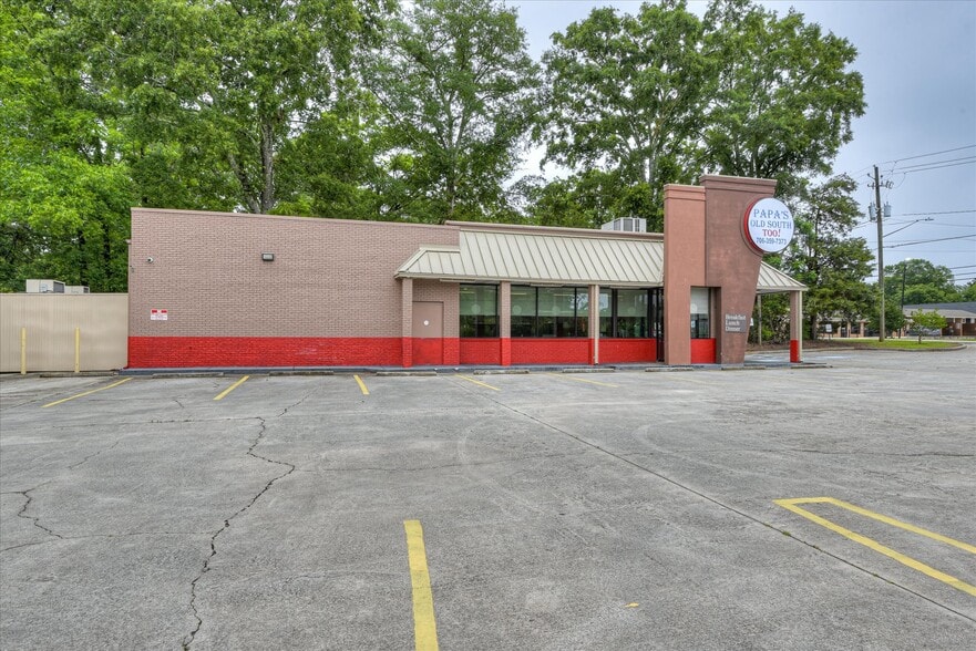 More Photos Of 115 Elm St, Lincolnton Restaurant For Lease