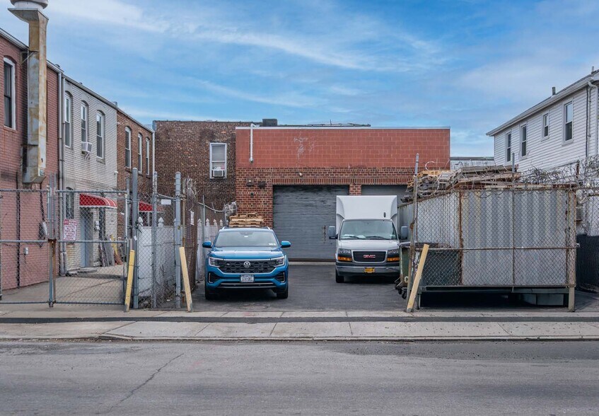 More Photos Of , Jamaica Office For Sale