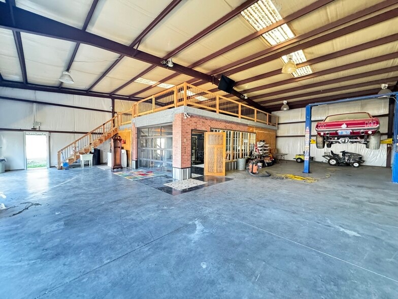 More Photos Of 2285 Reneau Rd, Oneonta Contractor Storage Yard For Sale