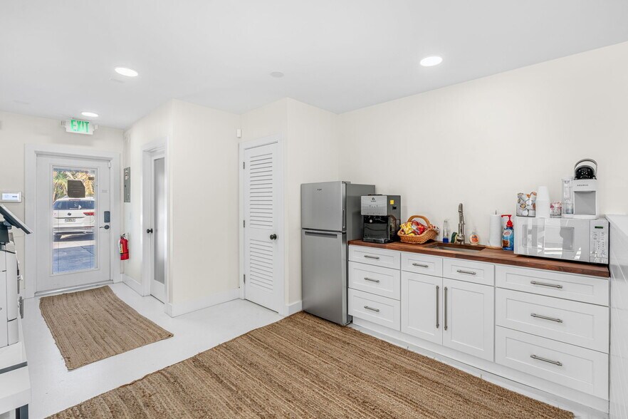 More Photos Of 9300 N A1A, Vero Beach Freestanding For Sale
