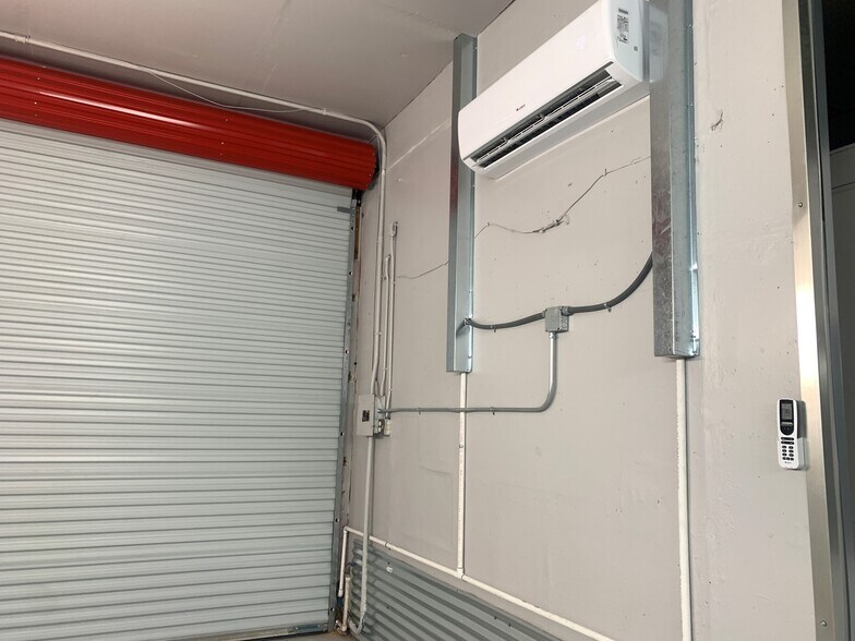 More Photos Of 2715 Highway 95, Bullhead City Self Storage For Lease