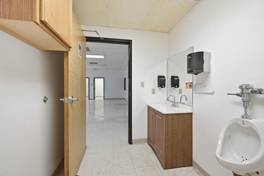 More Photos Of 602 S Michigan Ave, Joplin Freestanding For Lease