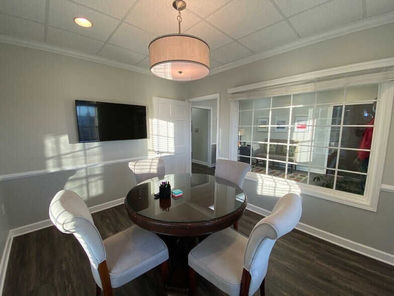 More Photos Of 718 Adams St, Carmel Office For Lease