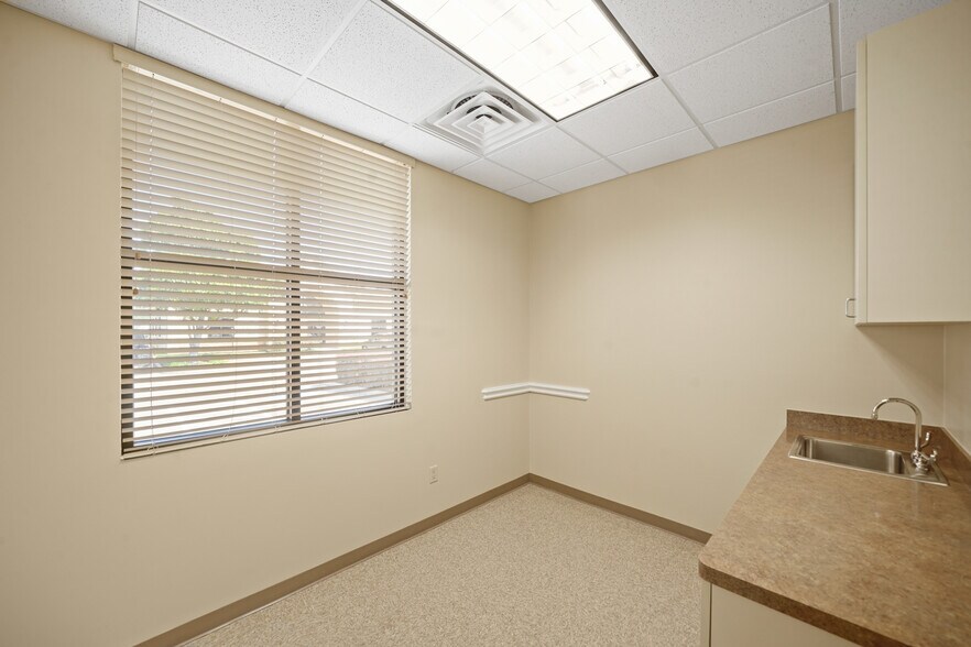 More Photos Of 4626 Riverstone Blvd, Missouri City Medical For Sale