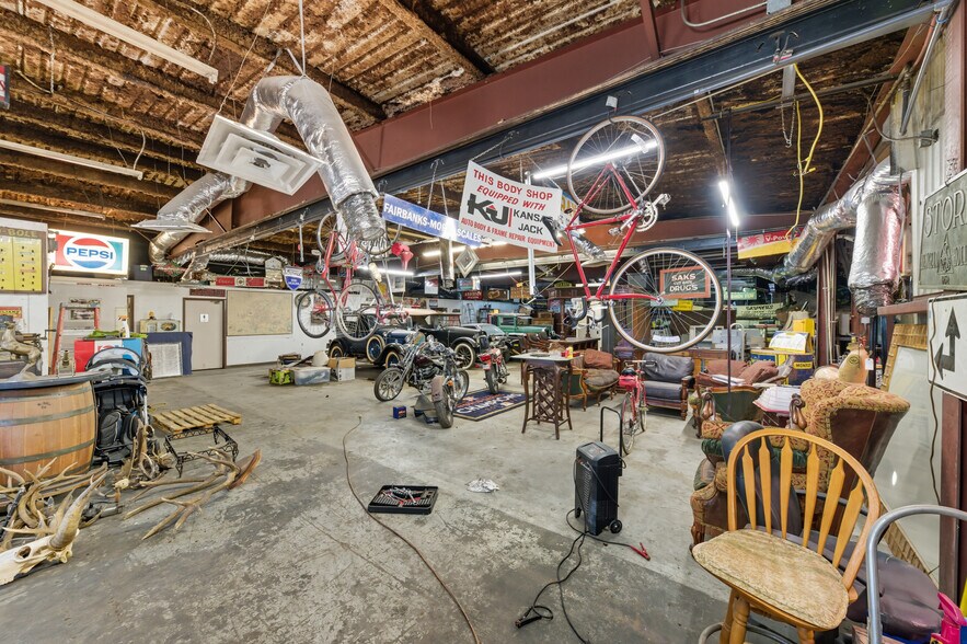 More Photos Of 9129 Irvington Blvd, Houston Warehouse For Sale