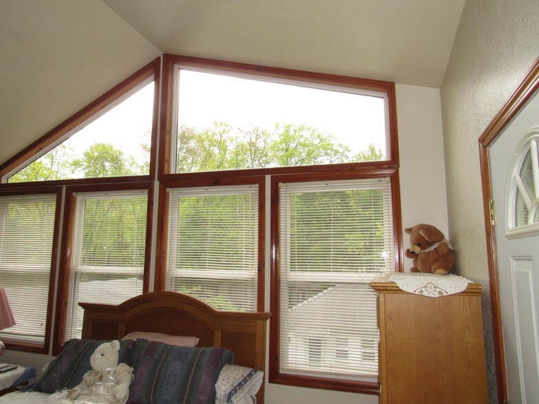 More Photos Of 4497 S US Highway 23, Greenbush Hotel For Sale