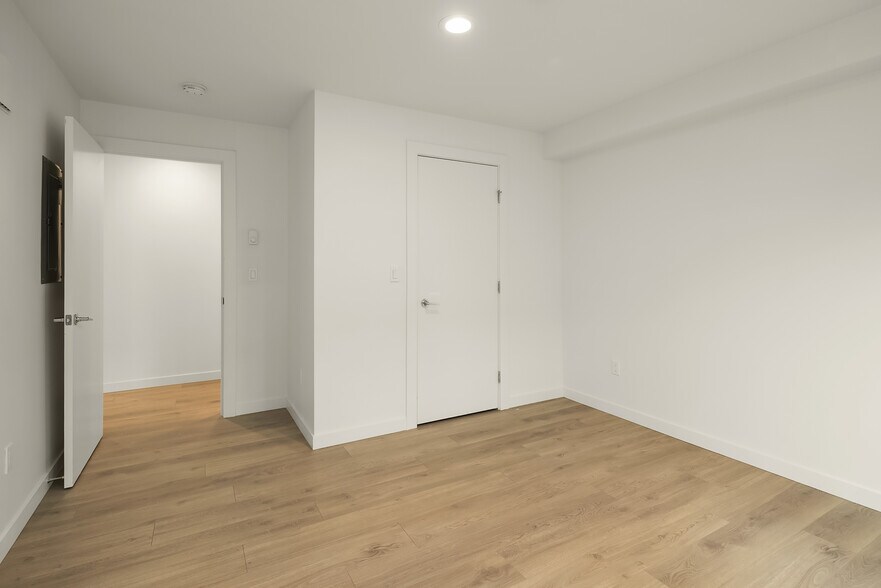 More Photos Of 9021 17th Ave SW, Seattle Apartments For Sale