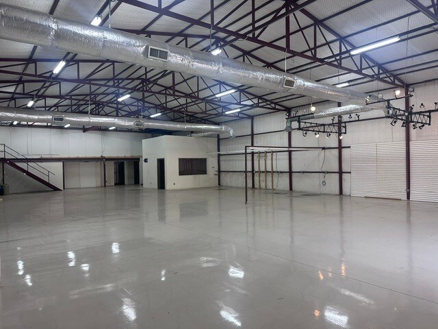More Photos Of 10450 E Bankhead Hwy, Aledo Mixed Retail For Lease