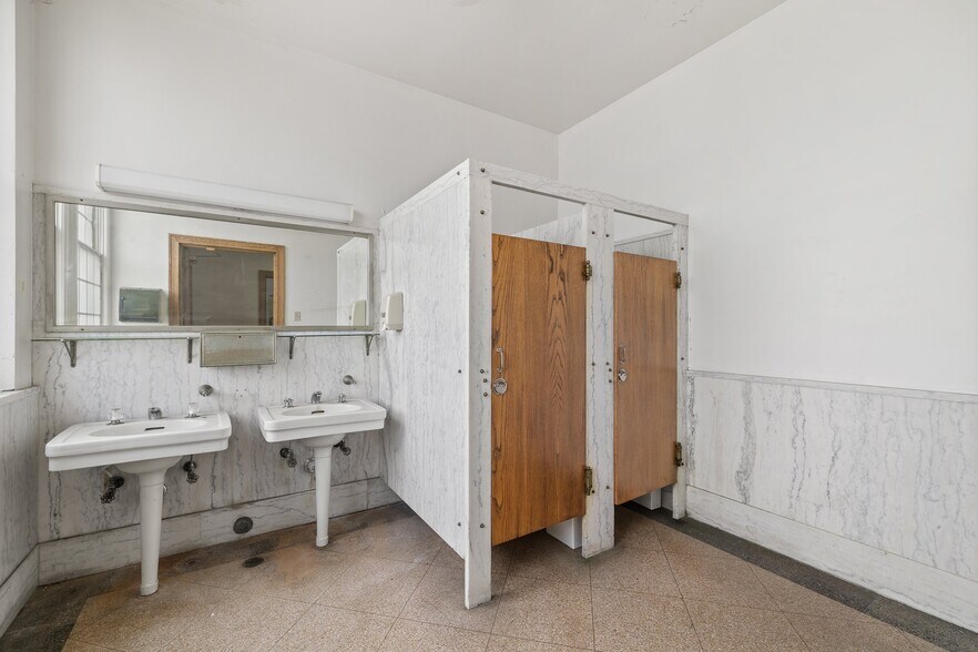 More Photos Of 380 N Main St, Mansfield Office Residential For Sale