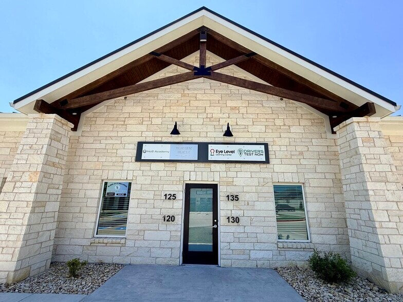 More Photos Of 560 W Frontier Pky, Celina Office For Lease