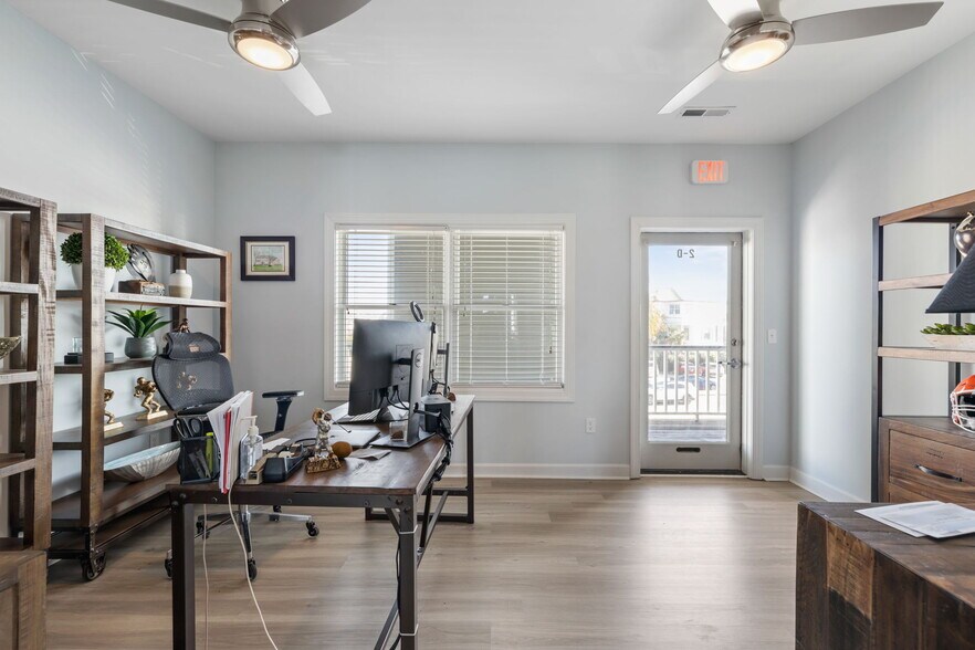 More Photos Of 103 Palm Blvd, Isle Of Palms Office For Sale