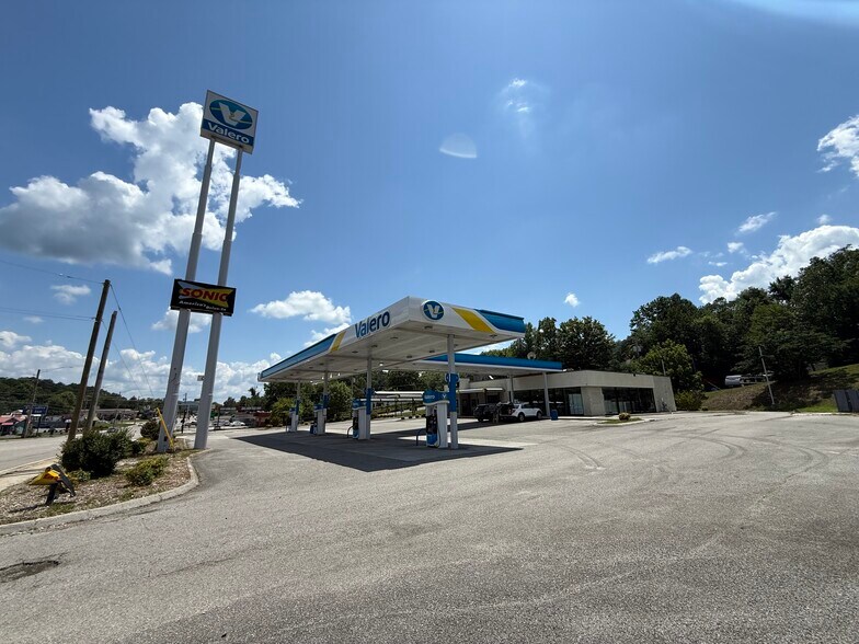 More Photos Of 539 N Main St, Lake City Convenience Store For Sale