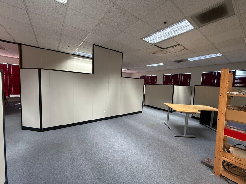 More Photos Of 2150 Mariner Square Dr, Alameda Office For Lease