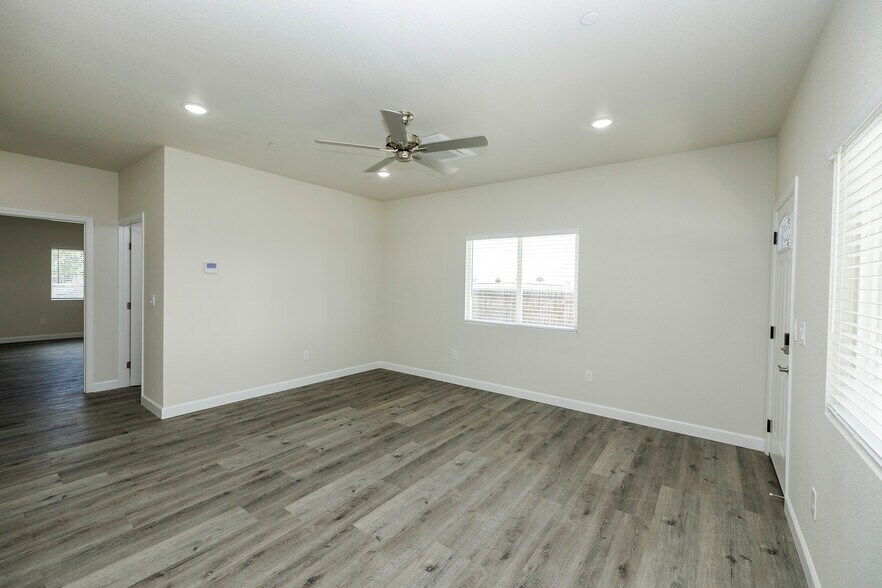 More Photos Of 720 N 2nd St, Patterson Specialty For Sale