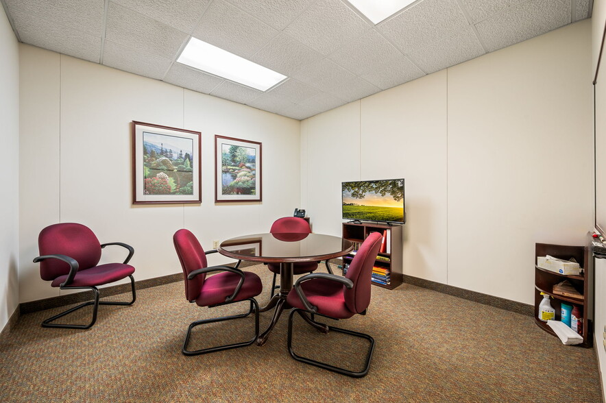More Photos Of 2031 N Broad St, Lansdale Medical For Sale