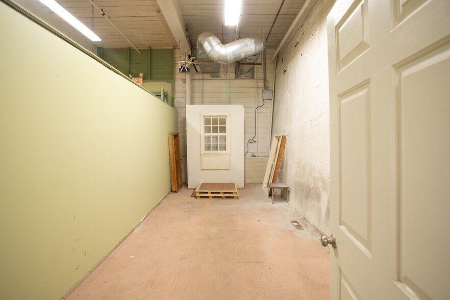 More Photos Of 15 Shaw St, Fall River Manufacturing For Lease