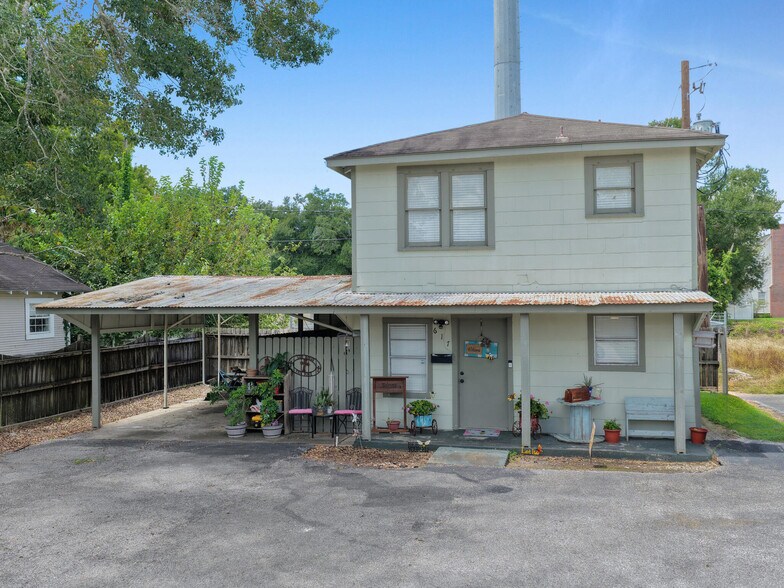 More Photos Of 617 Main St, Liberty Storefront Retail Office For Sale