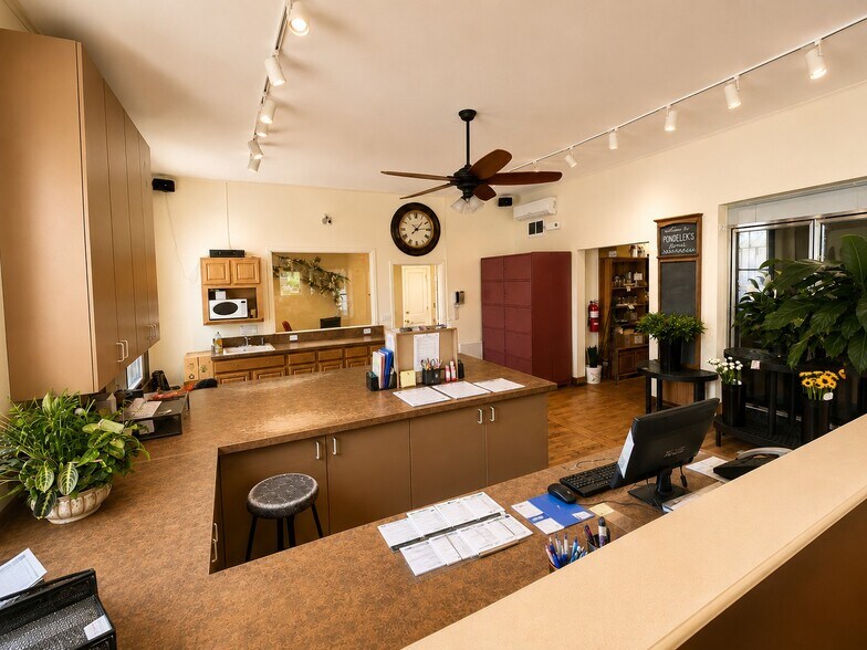 More Photos Of 202 Main St, Hellertown General Retail For Lease