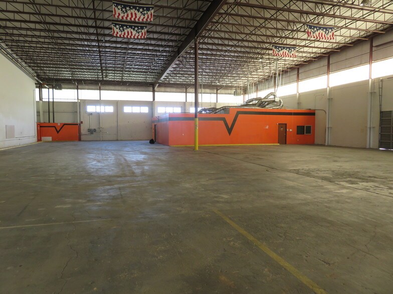More Photos Of 7100-7108 Burns St, Richland Hills Warehouse For Lease