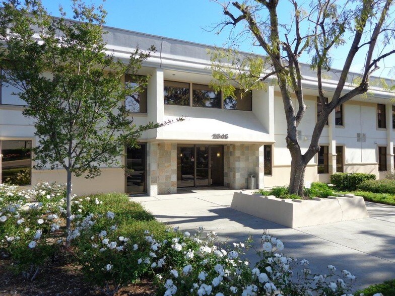 More Photos Of 2045 Royal Ave, Simi Valley Medical For Lease