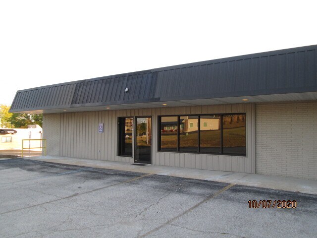 More Photos Of 2300-2314 W Osage St, Pacific Freestanding For Lease