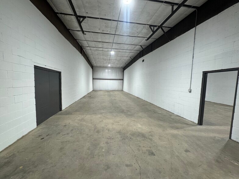 More Photos Of 4315 Gibson Dr, Tipp City Warehouse For Lease