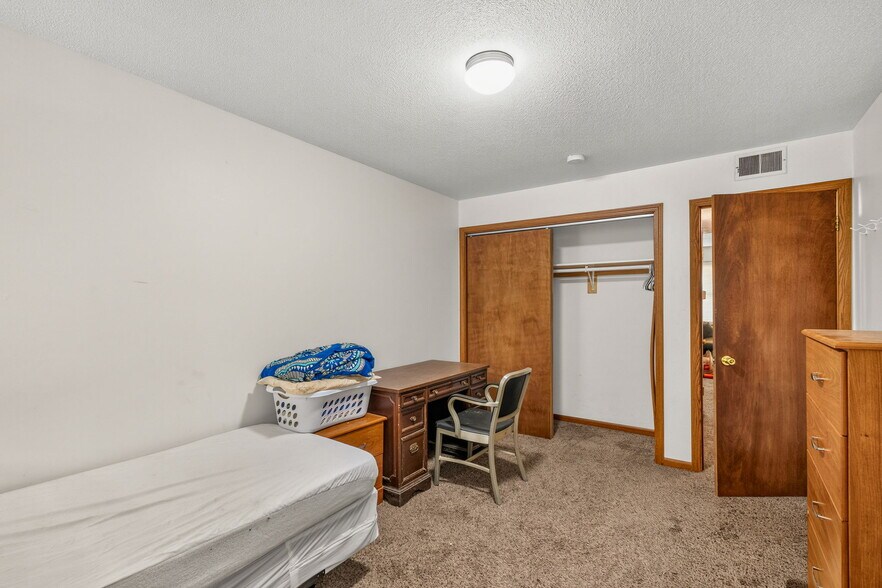 More Photos Of 875-885 25th St, Lincoln Apartments For Sale