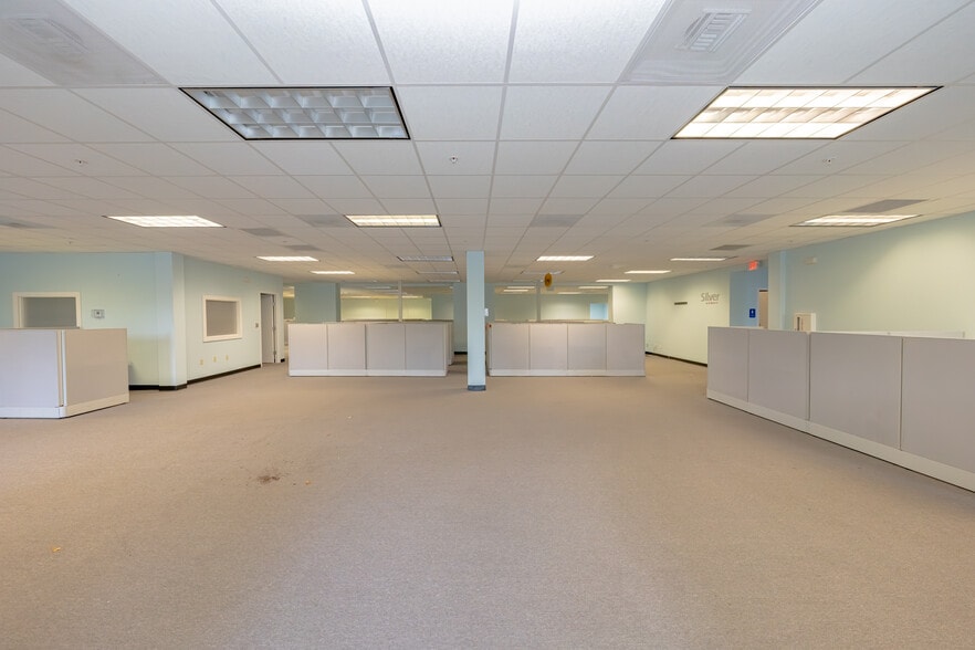 More Photos Of 2850 Greene St, Hollywood Light Manufacturing For Lease