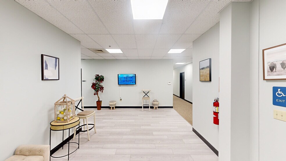 More Photos Of 649 N Lewis Rd, Limerick Medical For Lease