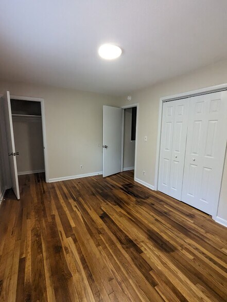 More Photos Of 1507 Tucker St, Greensboro Apartments For Sale