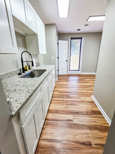 More Photos Of 508 Scarboro Ln, Oak Ridge Medical For Lease