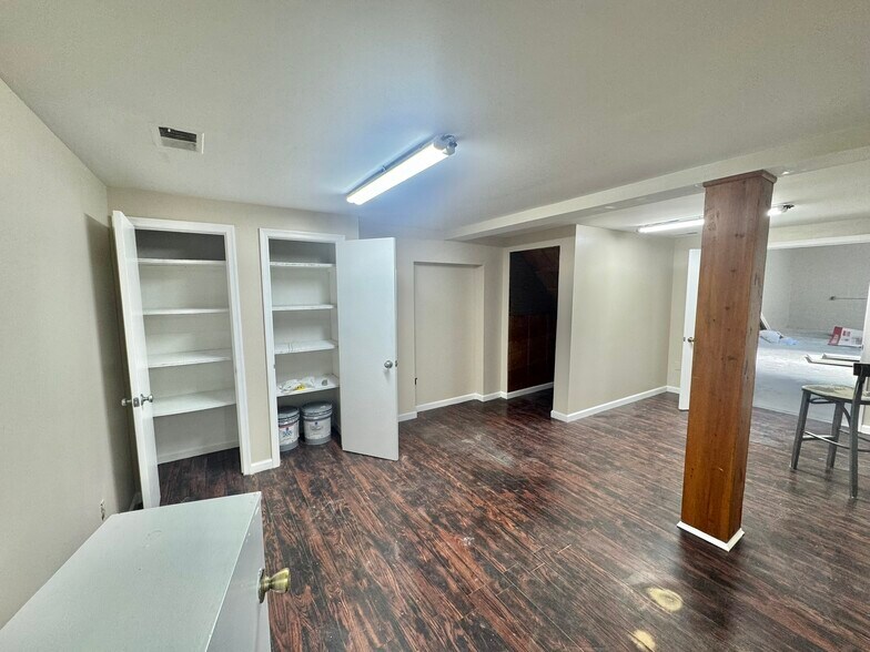 More Photos Of 19-21 Main St, Laurel Warehouse For Sale