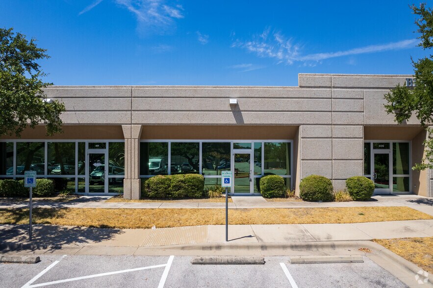 More Photos Of 1101 Arrow Point Dr, Cedar Park Unknown For Lease